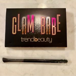 Makeup Set: Laruce Eye brush and eye shadow palette